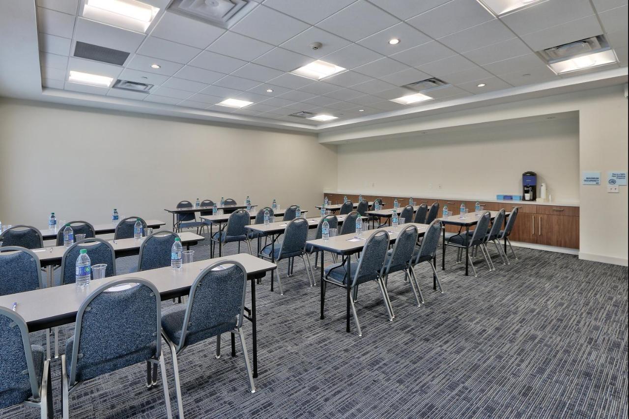 Holiday Inn Express & Suites - Roswell By Ihg Экстерьер фото
